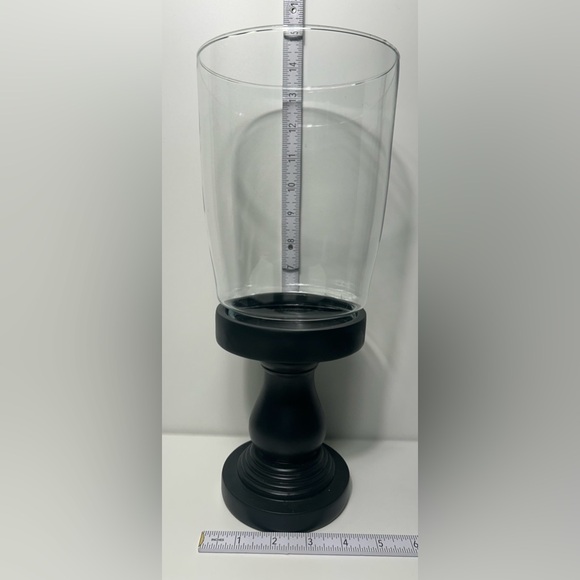 Clear Glass Hurricane 6” Dia. X 13.5”H w/ Black Resin Base
#0229246 - Picture 1 of 16